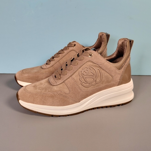 Taryn Rose Shoes Taryn Rose Taupe Sneakers Poshmark